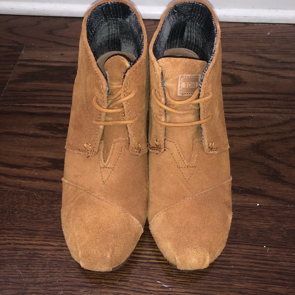 Tom’s Wedge/bootie - Picture 3 of 4